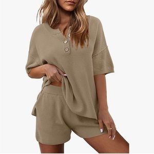 NWT Lillusory camel 2 piece set